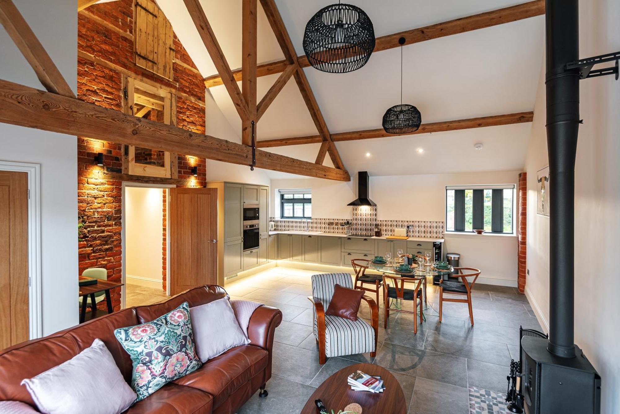 Villa Pigeon House - Unique Barn With Private Garden, Hot Tub And Wood Burner à Shrewsbury Extérieur photo