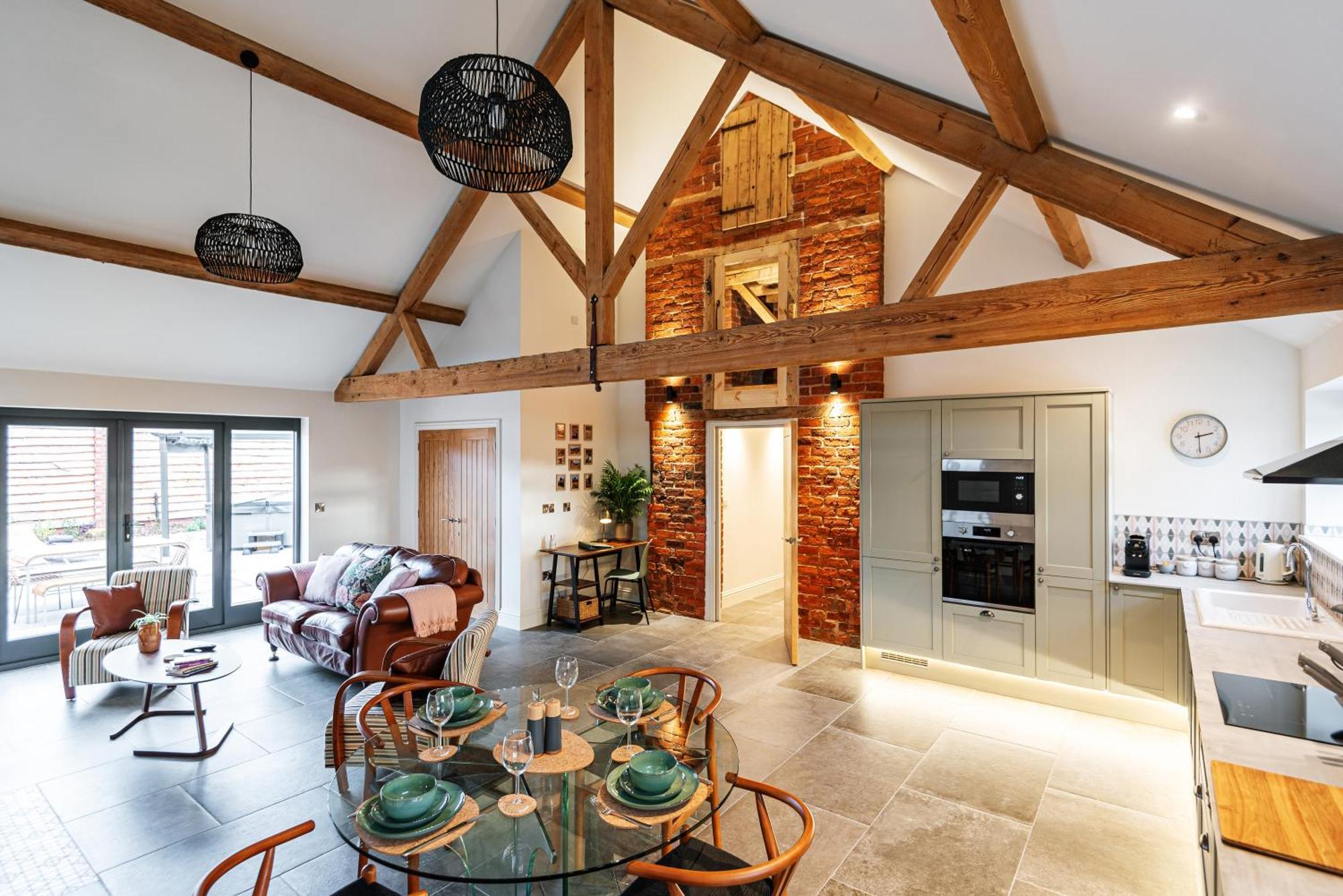 Villa Pigeon House - Unique Barn With Private Garden, Hot Tub And Wood Burner à Shrewsbury Extérieur photo